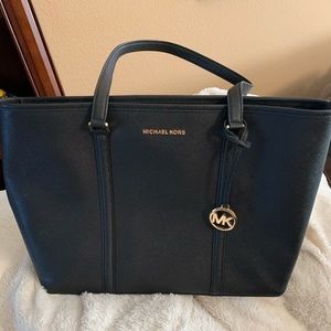 Michael Kors Leather Sady Large Tote Authentic